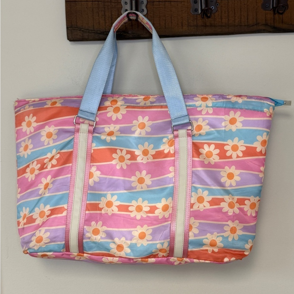 Katydid: Colorful Floral / Daisy, Girls / Womens Overnight Tote Bag